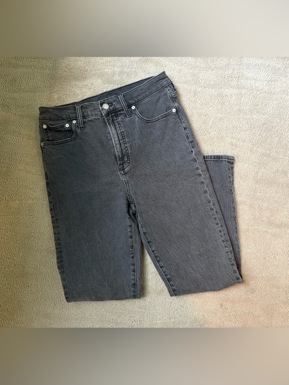 Madewell Straight-Leg Gray Jeans!